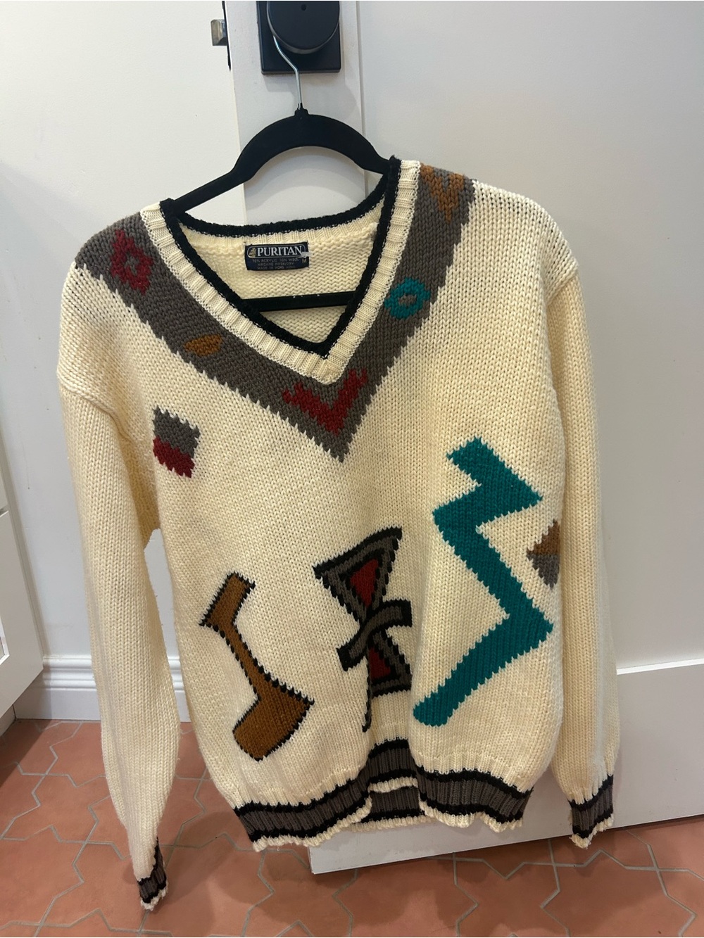 Vintage Puritan Cream Geometric V-Neck Sweater with Western flair